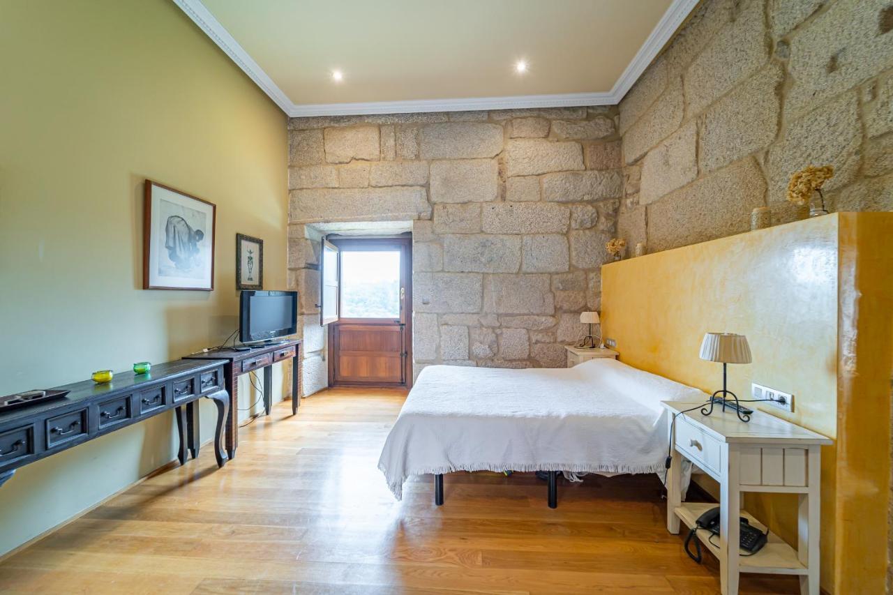 Casa Rural Pazo San Damian Amoeiro Bagian luar foto
